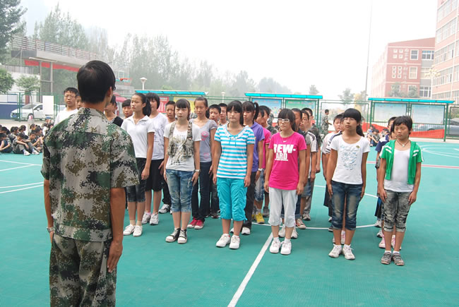 洛陽東方外國語學校軍訓匯演