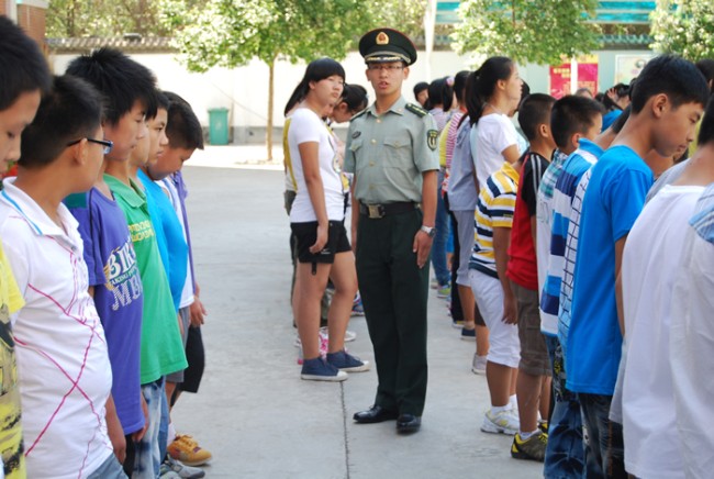 洛陽(yáng)東外初中2012新生軍訓(xùn)