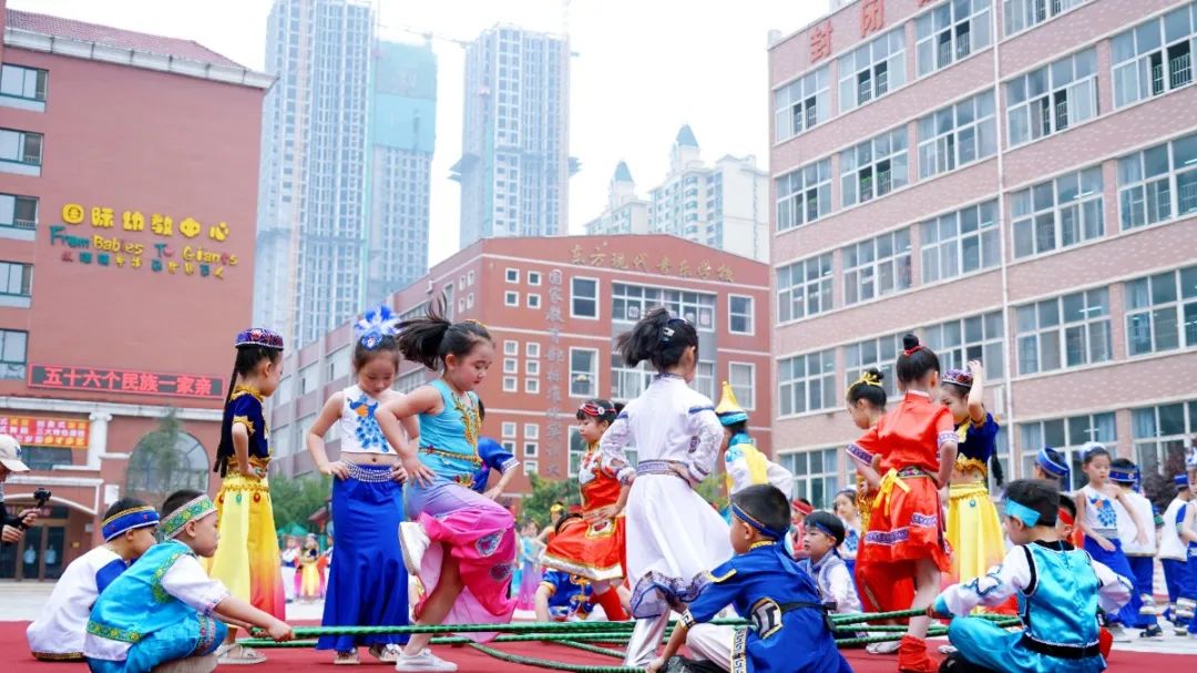 洛陽東方外國語幼兒園獻(xiàn)禮建黨一百年暨六一民族大聯(lián)歡活動(dòng)