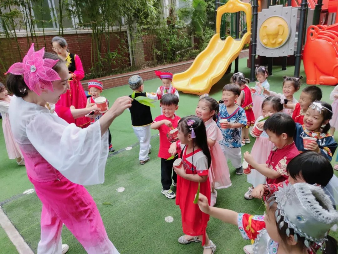 洛陽東方外國語幼兒園獻(xiàn)禮建黨一百年暨六一民族大聯(lián)歡活動(dòng)