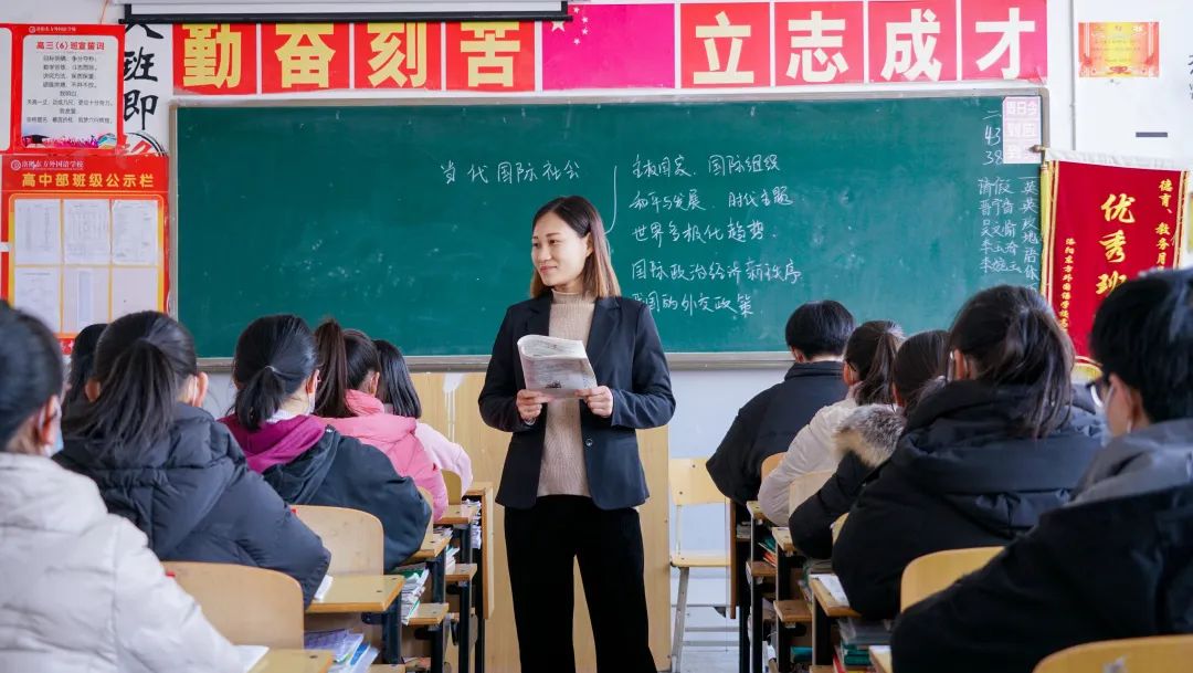 制度為綱，讓人必須做；文化鑄魂，讓人主動做