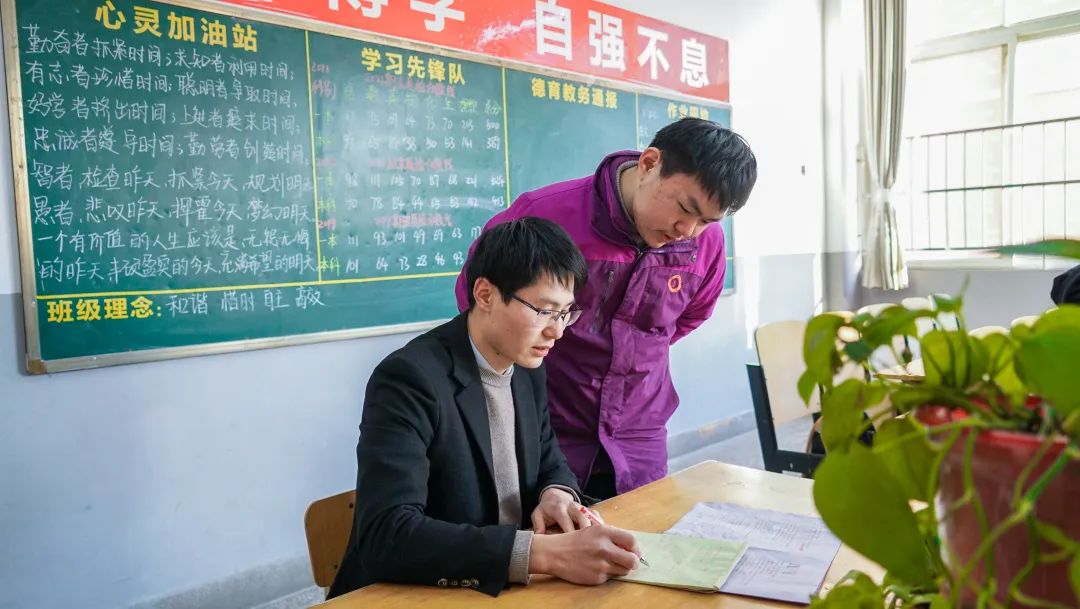 制度為綱，讓人必須做；文化鑄魂，讓人主動做