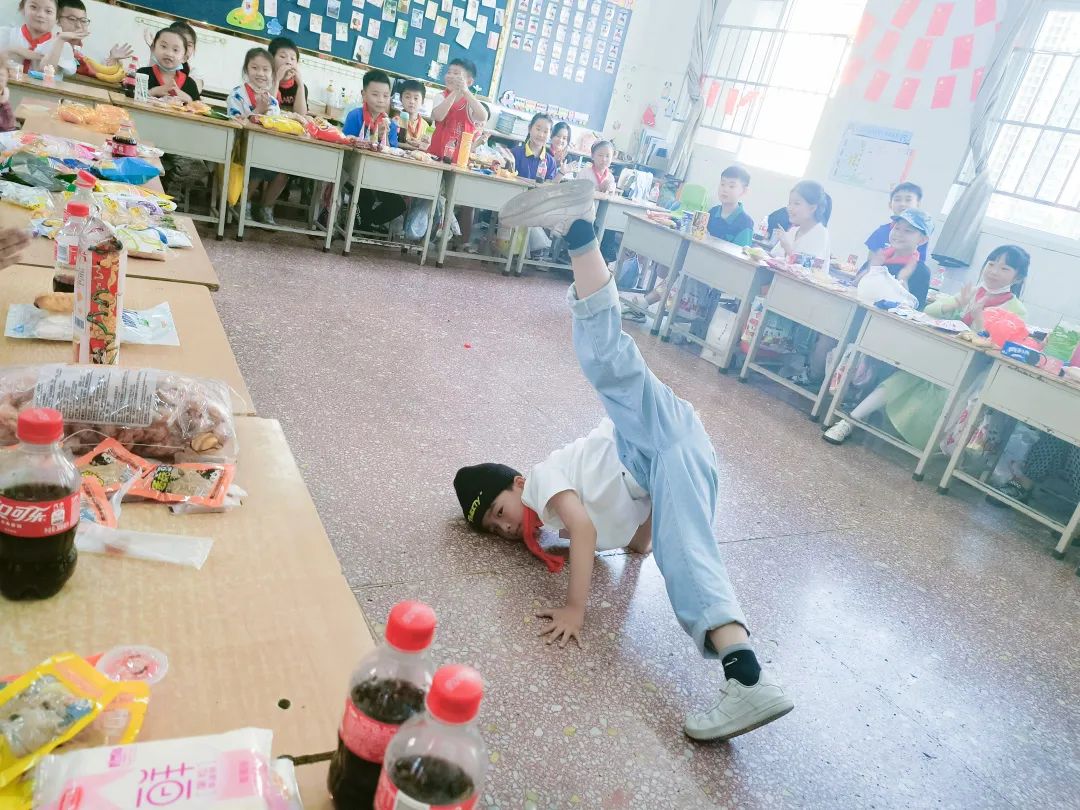 多彩六一 童真校園丨洛陽(yáng)東外小學(xué)部“六一”聯(lián)歡